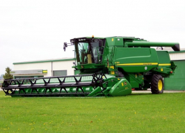 Комбайн JOHN DEERE W650 (1718)