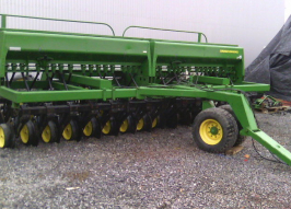 Сеялка JOHN DEERE 750 (1742)