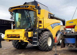 Комбайн NEW HOLLAND 8,80 (2390)
